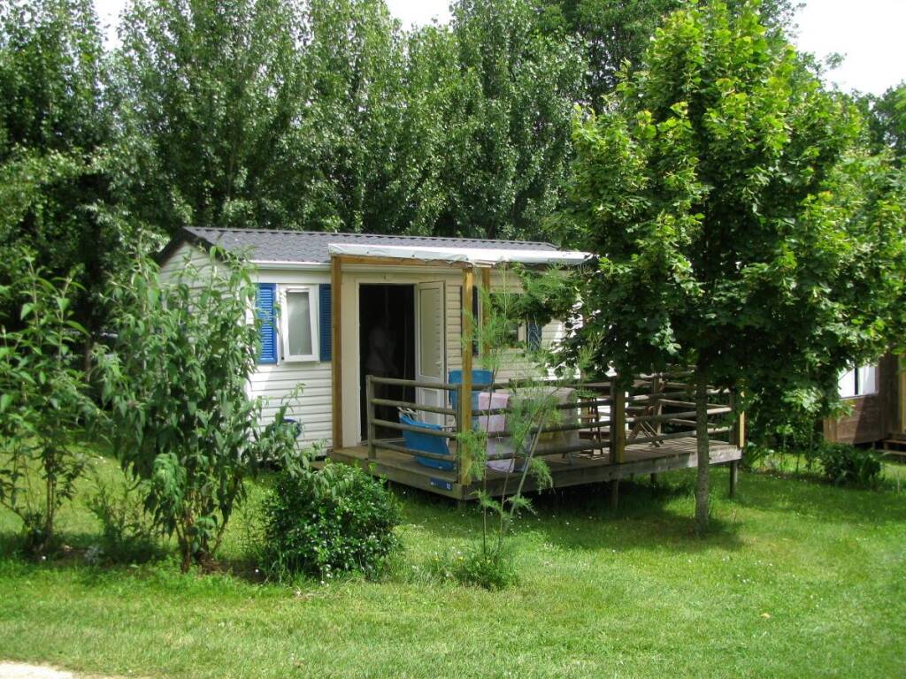 mobile-home-without-shower-n-1-camping-naturiste-le-champ-de-guiral