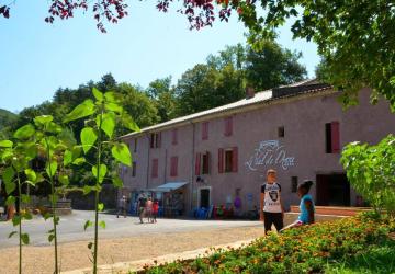 Flower Camping Le Val de l'Arre